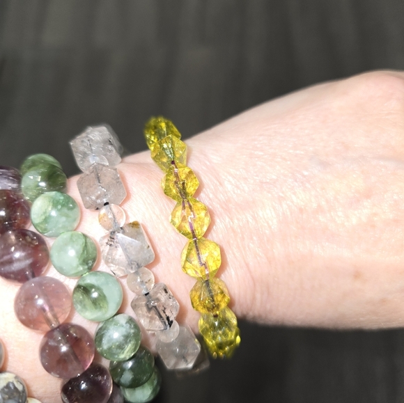 10mm Faceted Peridot Bracelet - Picture 8 of 14